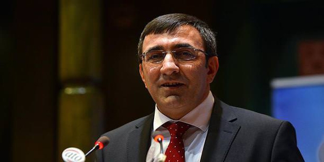 'Cari açıktaki gerileme önemli bir değişimi işaret etmekte'
