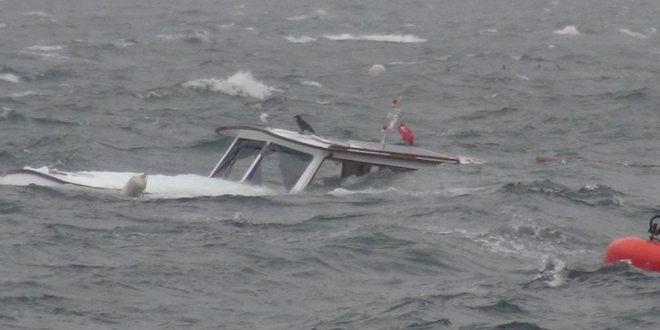 Kuvvetli lodos nedeniyle bal�k�� tekneleri batt�