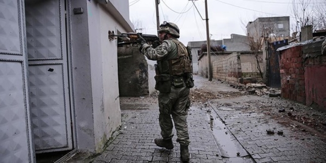 Cizre ve Sur'da 11 ter�rist etkisiz hale getirildi