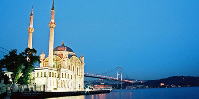 İstanbul'daki 'tarihi camiler' Belediye'ye emanet