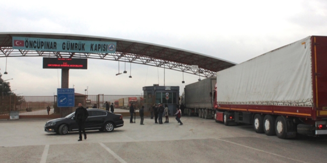 Öncüpınar Gümrük Kapısı ticari TIR'lara açıldı