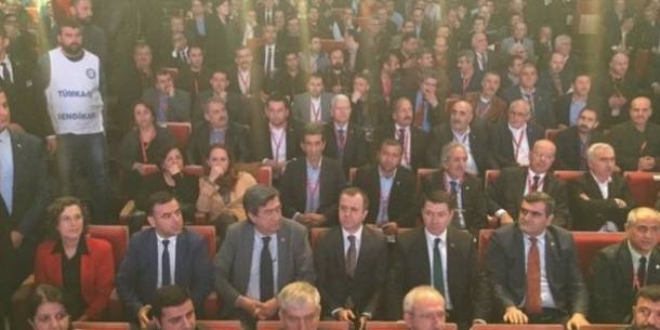 Bakan Soylu, DİSK Genel Kurulu'nu terk etti