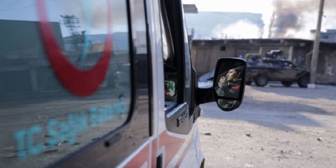 İdil'de ambulansa ateş açtılar: 1 yaralı