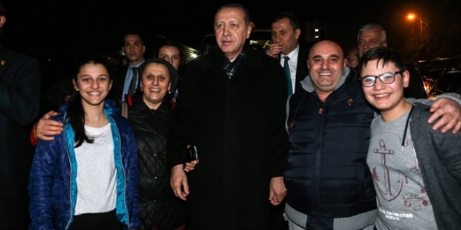 Cumhurbaşkanı Erdoğan esnafla sohbet etti