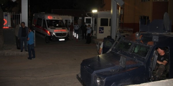 Zırhlı aracın geçişi sırasında patlama: 4 yaralı