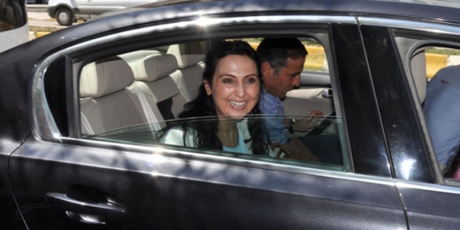 Yüksekdağ'ın aracı polis tarafından durduruldu iddiası