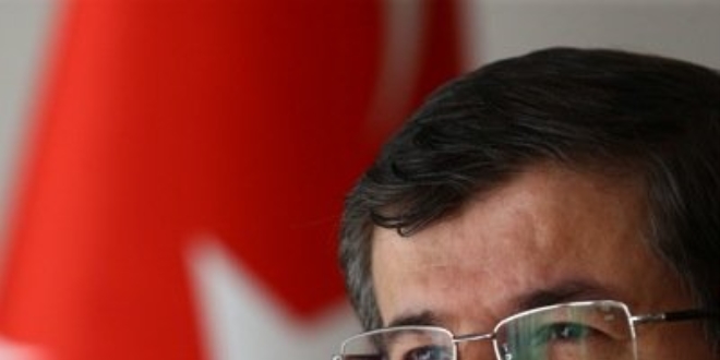 Başbakan Davutoğlu'ndan 'kitap dedektifi'ne takdirname