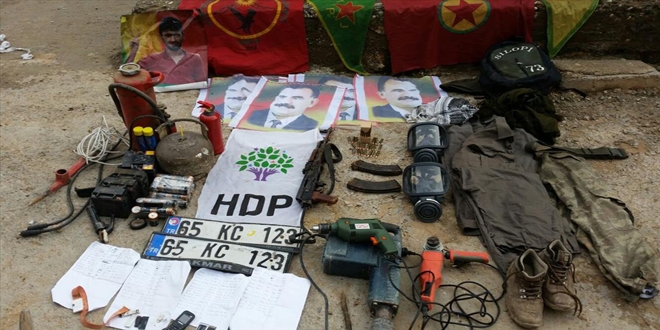Cizre patlayıcılardan temizleniyor