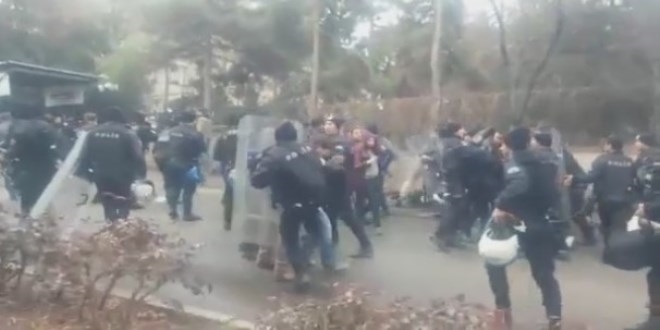 Ankara �niversitesi Cebeci Kamp�s� kar��t�/Video