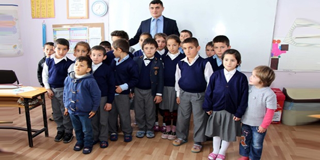 Köy okulunda hijyen için 'terlikli' eğitim