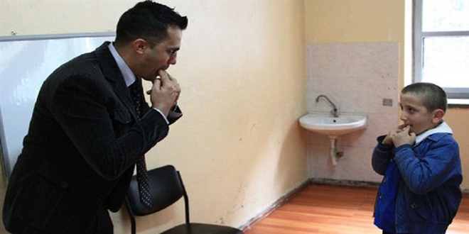 Çocuklara okullarda 'kuş dili' öğretiliyor