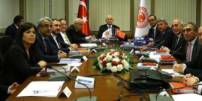 CHP, Anayasa Komisyonunu terk etti