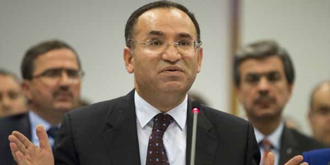 Bozdağ: CHP, yeni anayasa'dan korkuyor