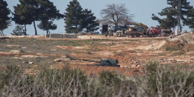 TSK, PYD mevzilerini vurmaya devam ediyor
