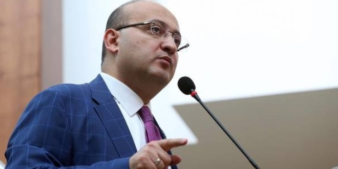 Akdoğan'dan Batı'ya: Teröre silah bize taziye