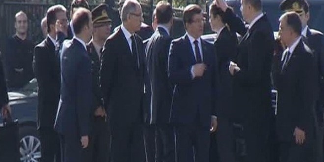 Davutoğlu patlama noktasını ziyaret etti/Video