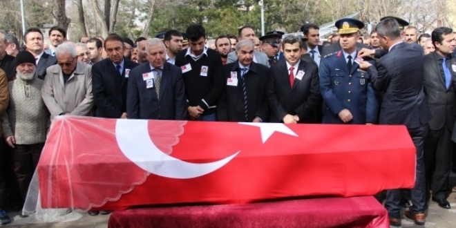 Kayseri'nin ilk kadın şehidi duvağıyla uğurlandı