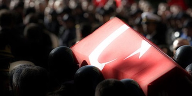 Sur'da çöken binada 3 asker şehit odlu