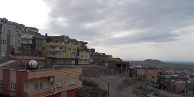 Derik'te hendek kazmak isteyen PKK'lı teröristler polisle çatıştı