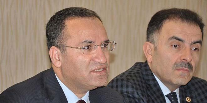 Bozdağ: CHP darbe anayasasının ömrünü uzatmaktadır