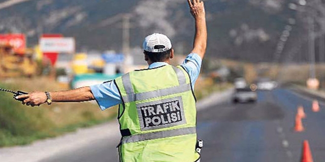 stanbul'da trafik denetimlerde 51 bin 600 kiiye ceza kesildi