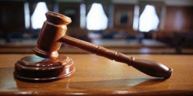 Başörtülü avukatları duruşmaya almayan hakime ceza