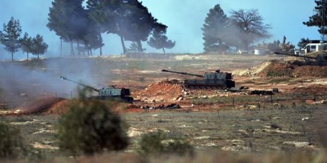 Topçu birlikleri ve obüsler YPG hedeflerini vurdu