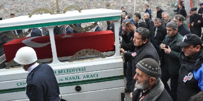 Kansere yenik düşen polis memuru hayatını kaybetti