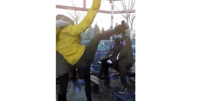 K�z ��renciler aras�ndaki ��kan kavgada 4 g�zalt�