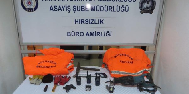 Hırsızlık yapan sahte 4 belediye ekibi tutuklandı