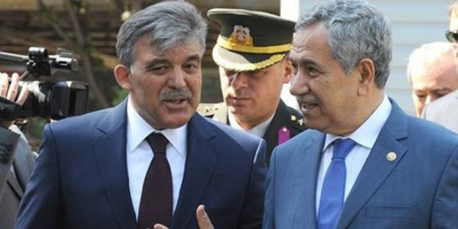 Ak Parti, Gül ve Arınç'ı sildi mi?