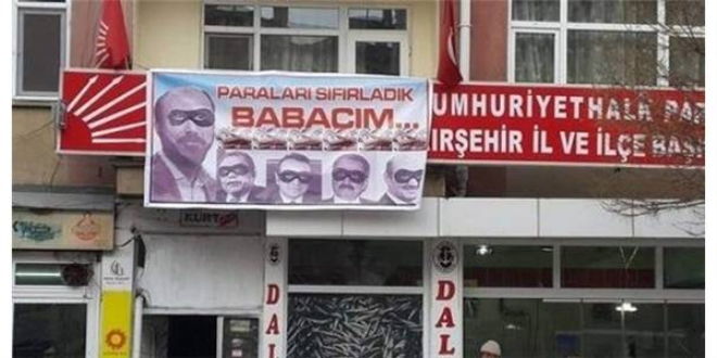 CHP il başkanına pankart cezası