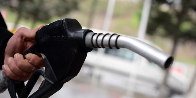 Benzine 5 kuruş zam geldi