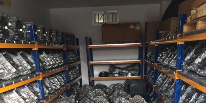 Gümrük kaçağı 10 milyonluk oto yedek parça ele geçirildi
