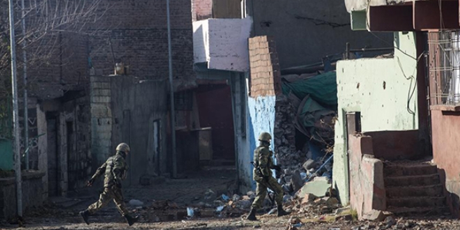 �dil'de etkisiz hale getirilen ter�rist say�s� 12'ye y�kseldi