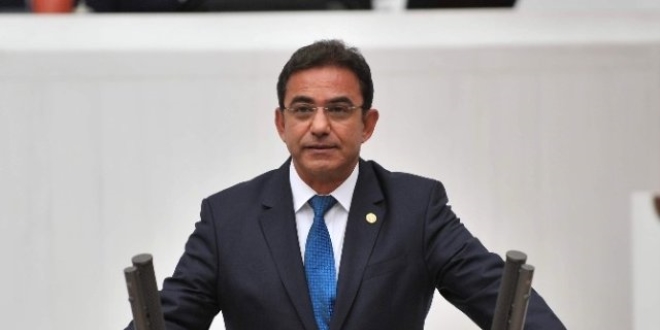 'Turizm'de d���� olursa 500 bin ki�inin i�siz kal�r'