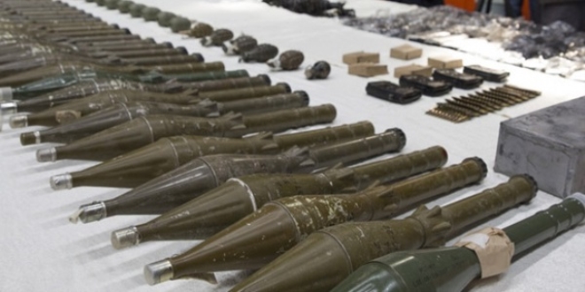 Ankara'da jandarma arama noktası yakınında silah ve mühimmat ele geçirildi