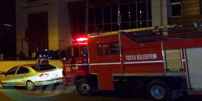 Tosya SGK binas�nda yang�n