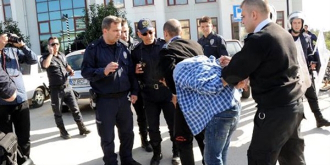 Akdeniz Üniversitesi'nde öğrenci kavgası: 8 gözaltı