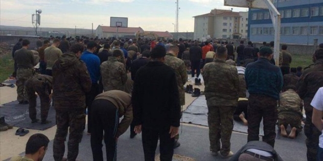 �dil'de g�venlik g��leri cuma namaz�n� birlikte k�ld�