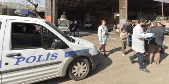 Tamir edilen ara�ta d�zene�e ba�lanm�� el bombas� bulundu