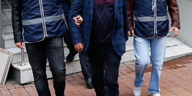 İzmir'deki FETÖ/PDY operasyonunda Emniyet Müdürüne gözaltı