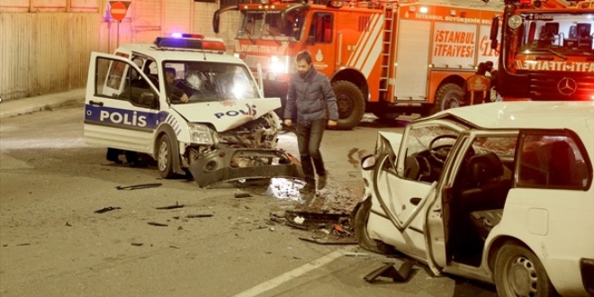 Polisle s�r�c� kaza yapt�: 1 �l�, 2 yaral�