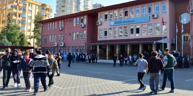 Okuldaki elektrik tüketimini yüzde 70 düşürecek proje
