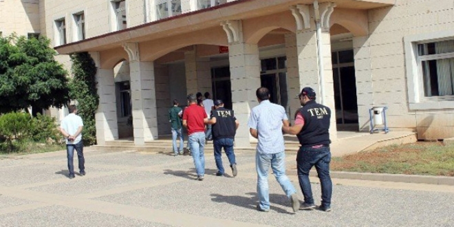 Ter�rist cenazesine kat�lan 4 ki�i serbest b�rak�ld�