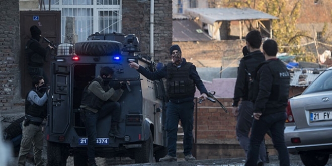 Polislerin, terör tazminatları geç yatıyor