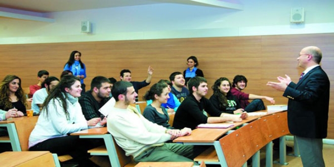 Akademisyenler için İngilizce eğitimi başladı