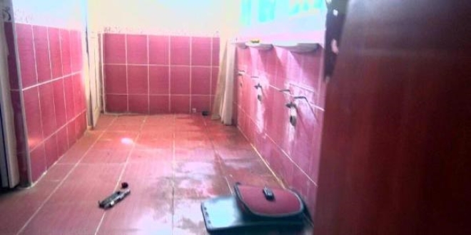 Okula giren hırsızlar, tuvalet lavabolarını çaldı