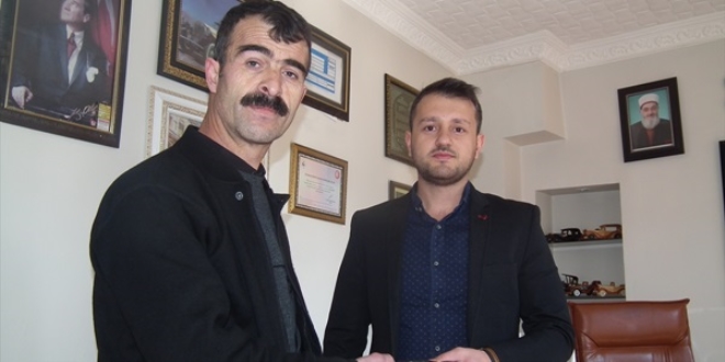 Yolda bulduğu paradan borcu kadarını alıp kalanını iade etti