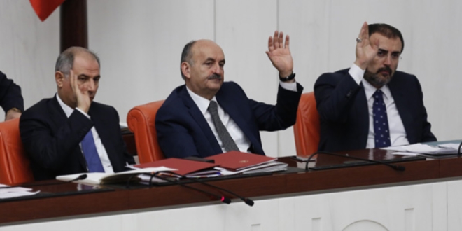 Üç Bakanlığın 2016 yılı bütçeleri kabul edildi